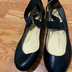 Reposhing- Women’s Ballet Shoes! Love them but rotating!